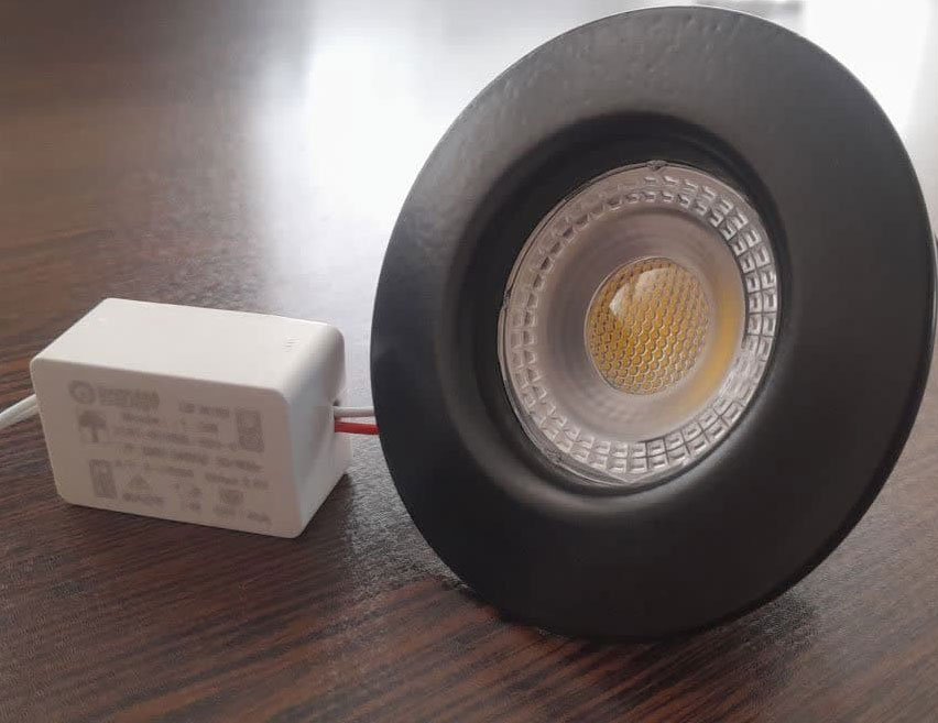 چراغ مدل منور 3 وات سی او بی بدنه مشکی آی پی 52 - IP52 با لنز کلوین 6500